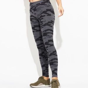 Pact Organic Cotton Camo Print Leggings Medium